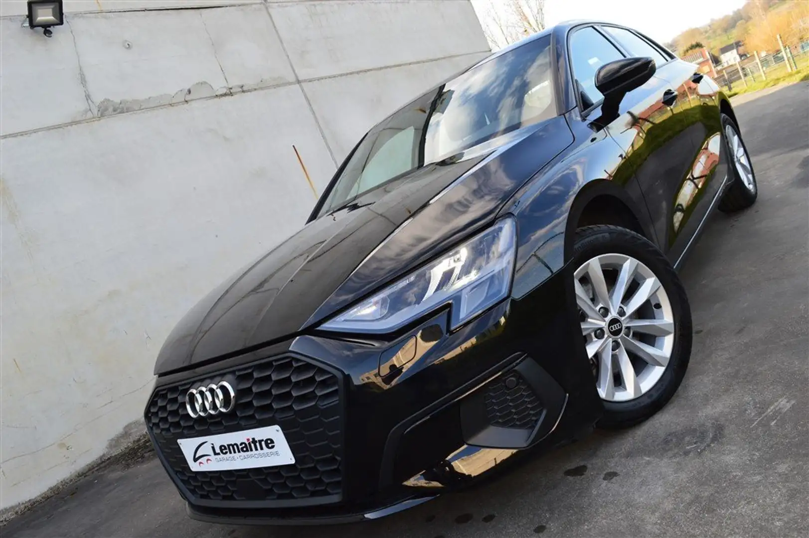 Audi A3 Sportback Business Edition 35 TFSI 150Pk / CARPLAY Zwart - 1
