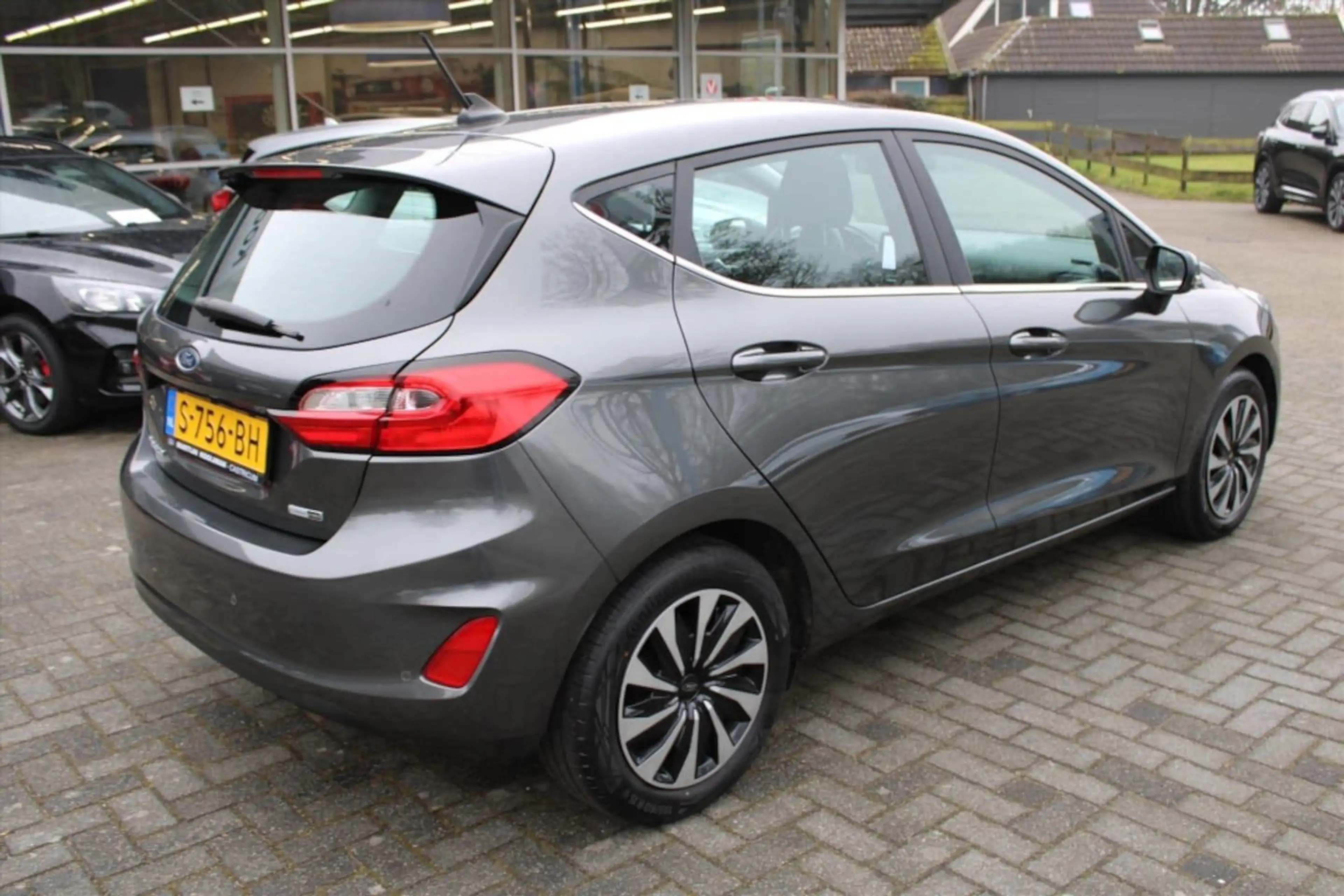 Ford Fiesta 1.0 EcoBoost Hybrid Titanium — photo 12