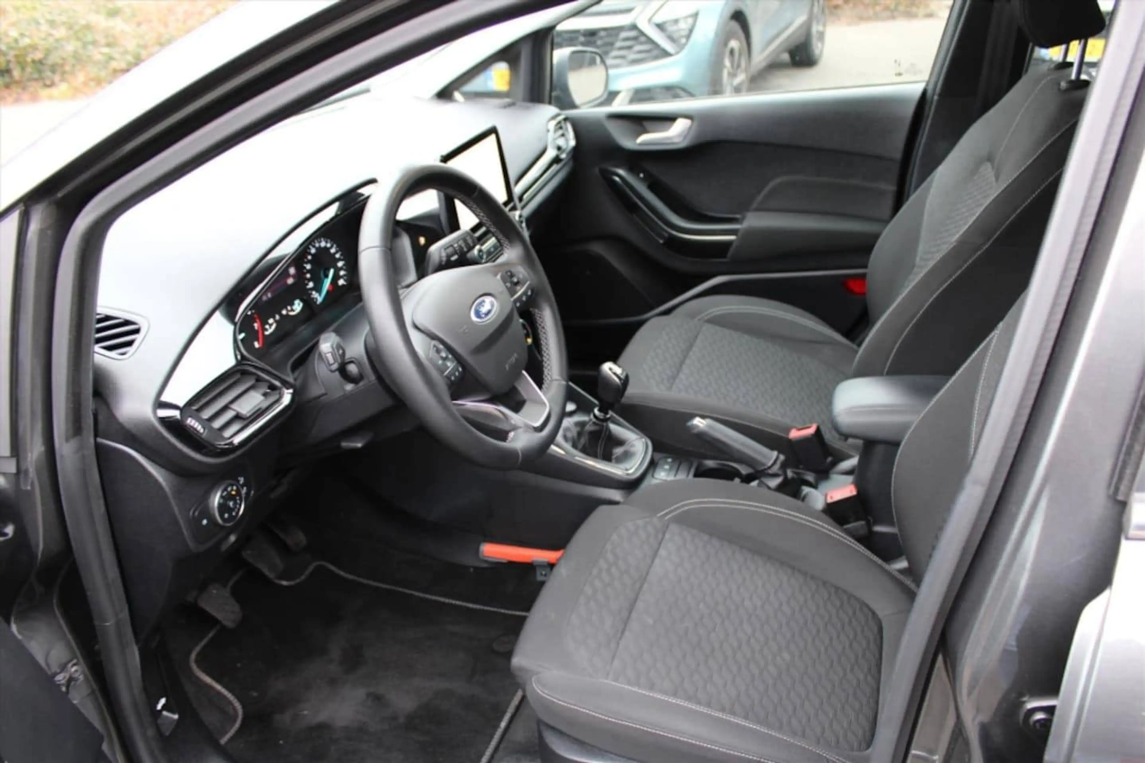Ford Fiesta 1.0 EcoBoost Hybrid Titanium — photo 6