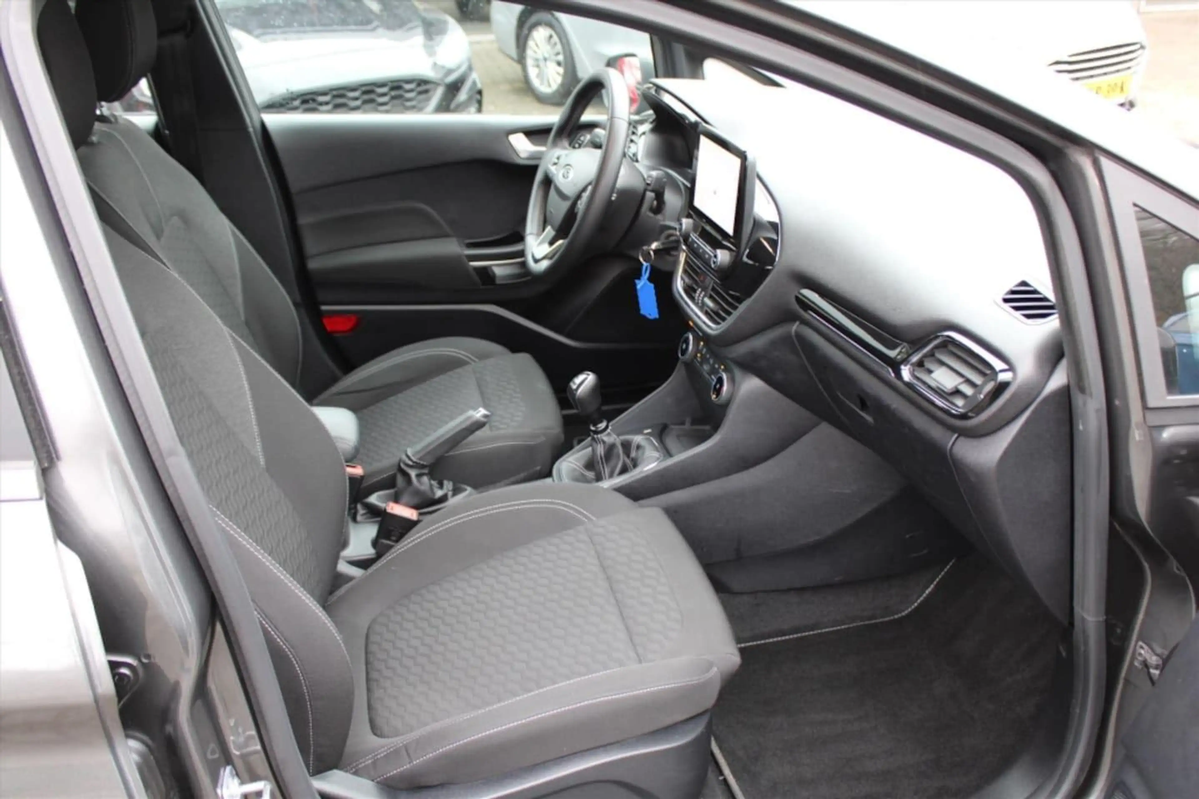 Ford Fiesta 1.0 EcoBoost Hybrid Titanium — photo 8