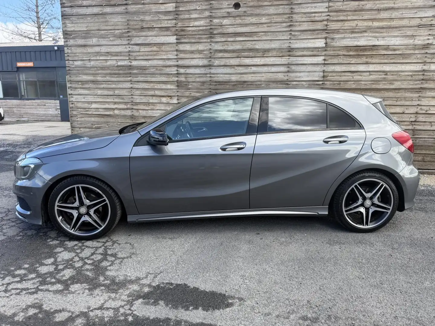 Mercedes-Benz A 180 A 180 CDI FAP - BV 7G-DCT BERLINE - BM 176 Fascination PHASE 1 Grau - 2