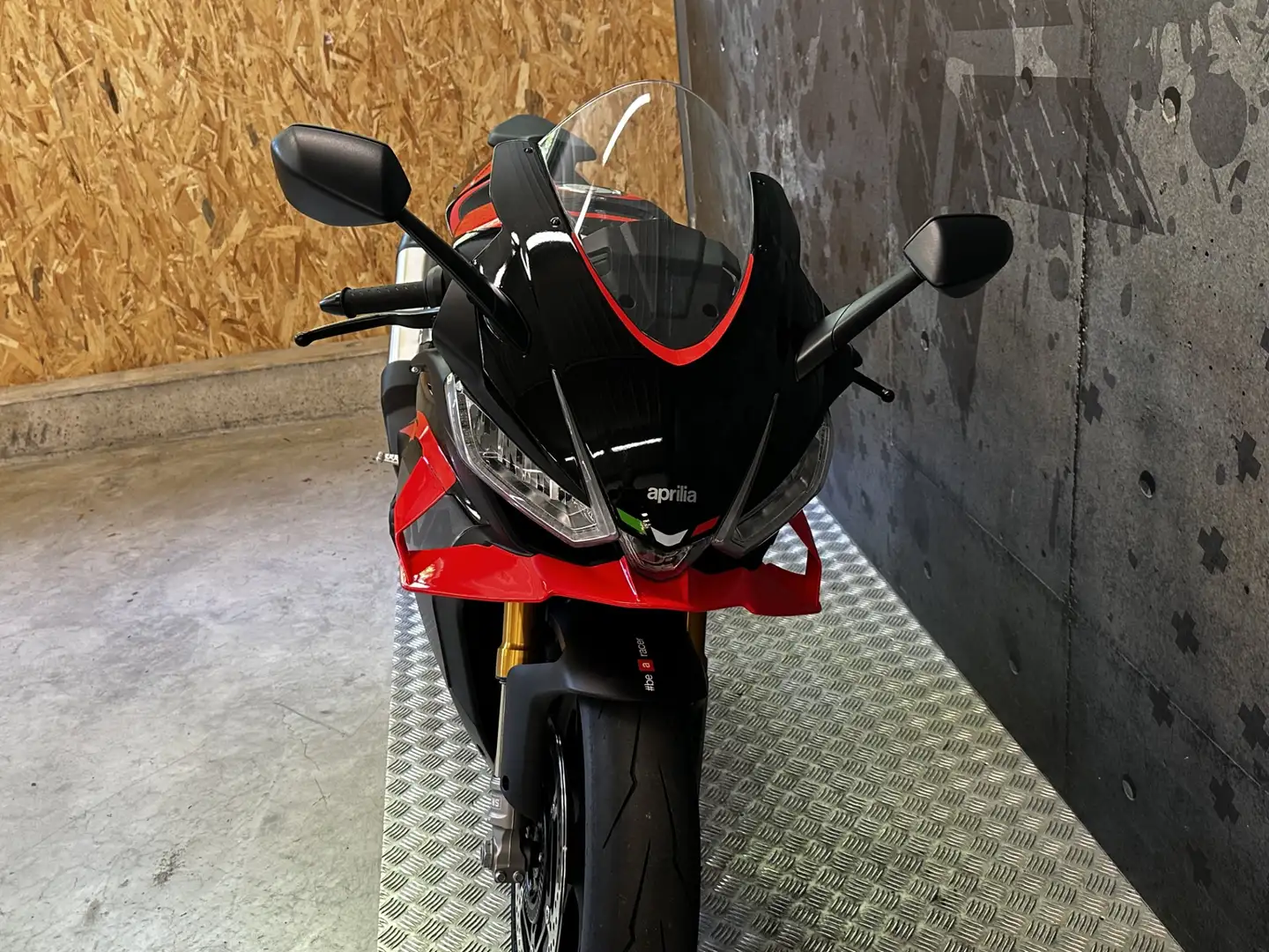Aprilia RSV4 Noir - 2