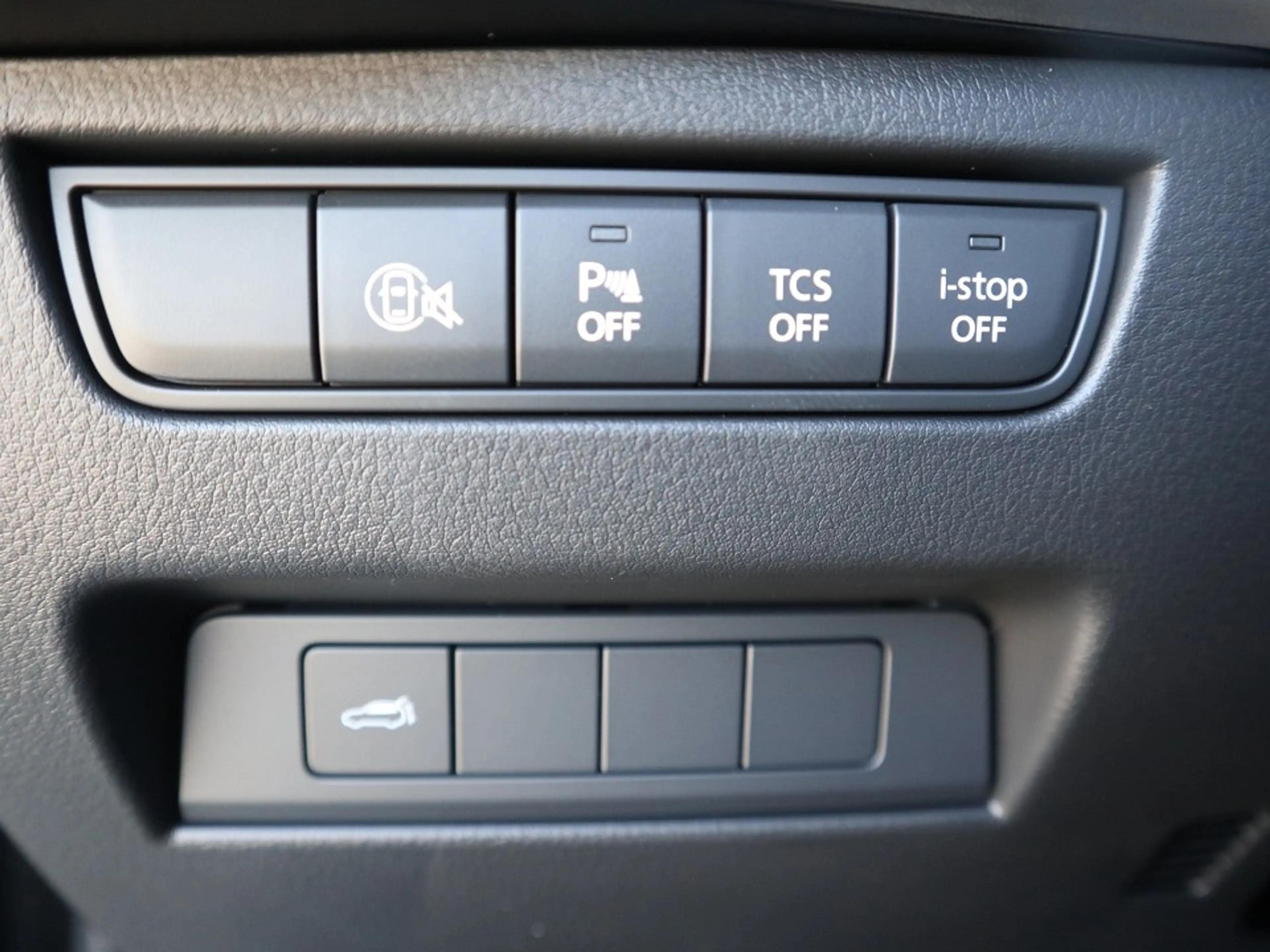 Mazda CX-80 2026 PHEV AWD AT Exclusive-Line COSO DRAS 7-Sitzer — photo 9
