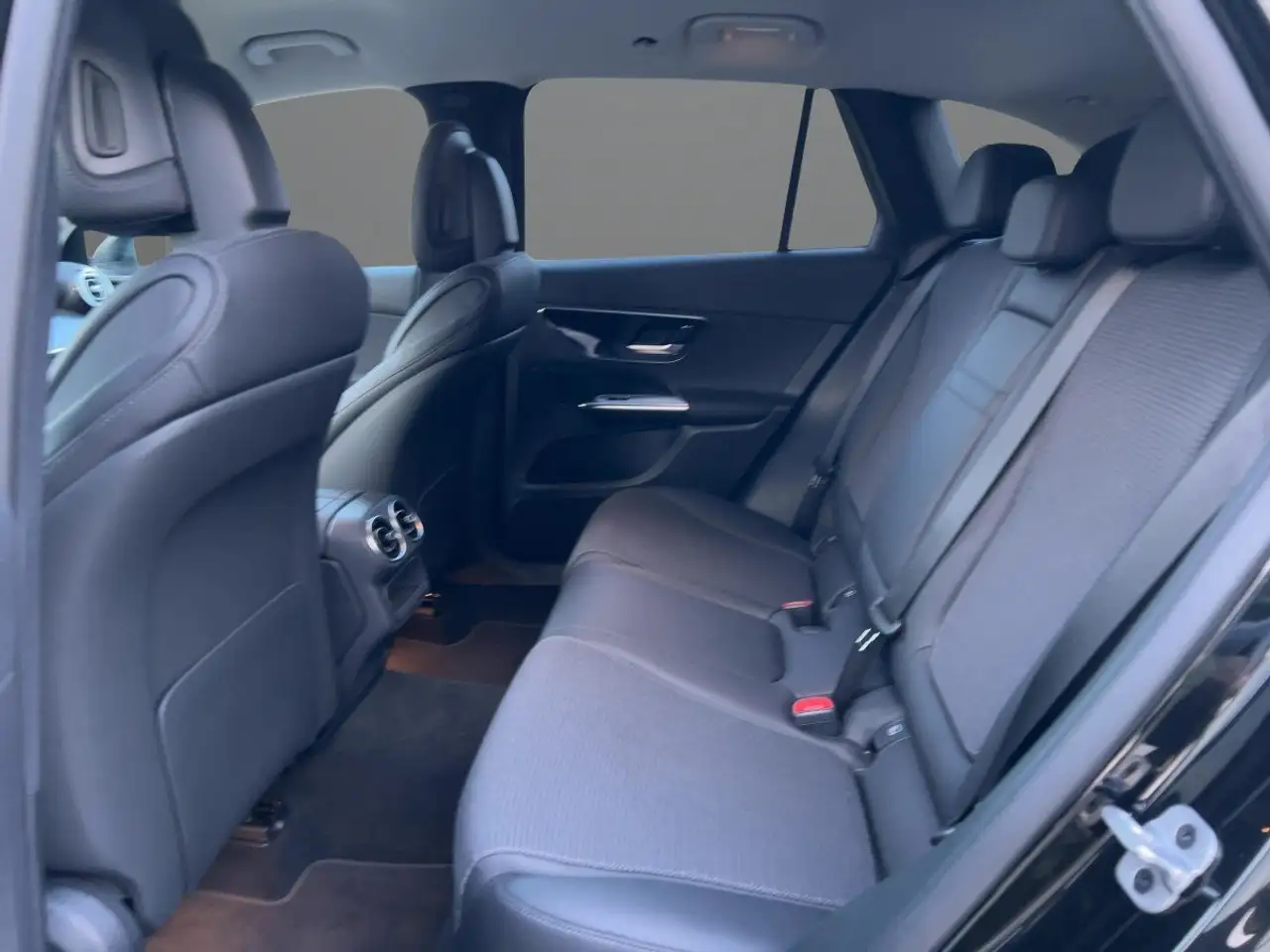 Mercedes-Benz GLC 220 d 4MATIC Avantgarde TWA Park-Assist SHZ 8