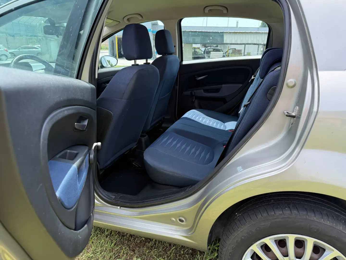Fiat Punto 5p 1.2 natural power Classic - 2