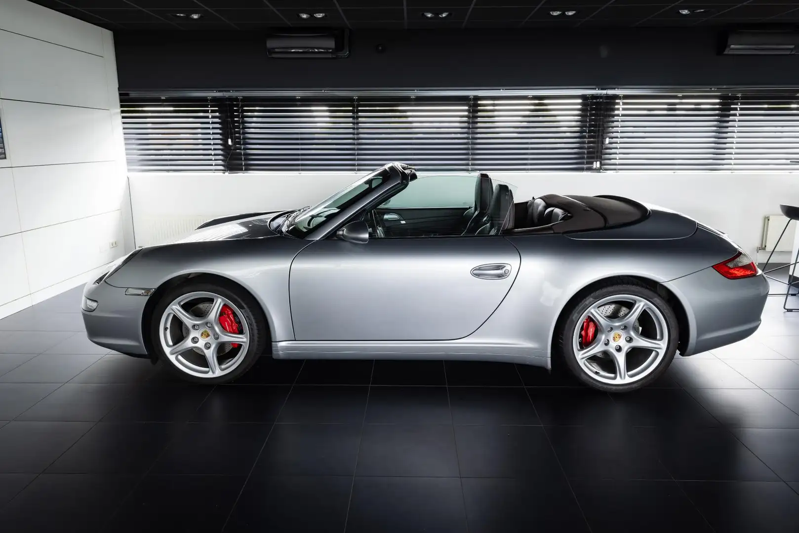 Porsche 997 Cabrio 3.8 Carrera 4S Plateado - 1