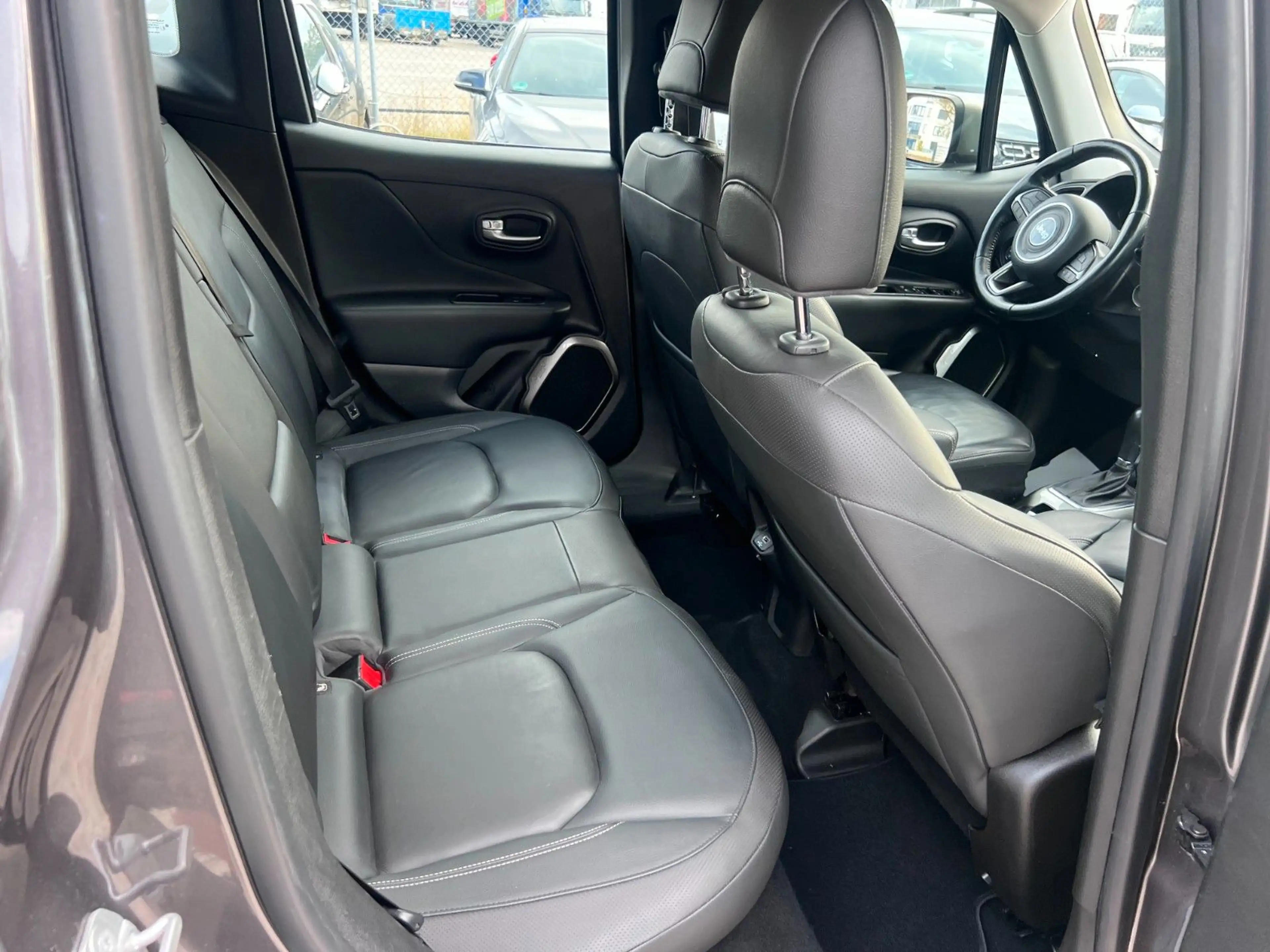 Jeep Renegade Limited FWD Xenon Kamera Automatik — photo 11