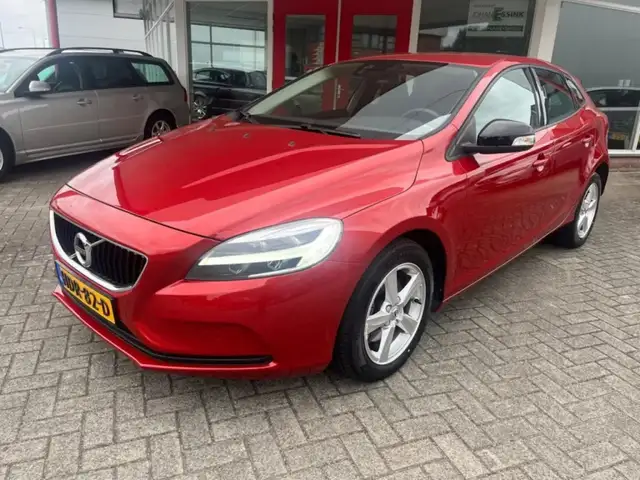 Volvo V40 2.0 T2 122PK LED koplampen/Navi/PDC Onderhoudshist