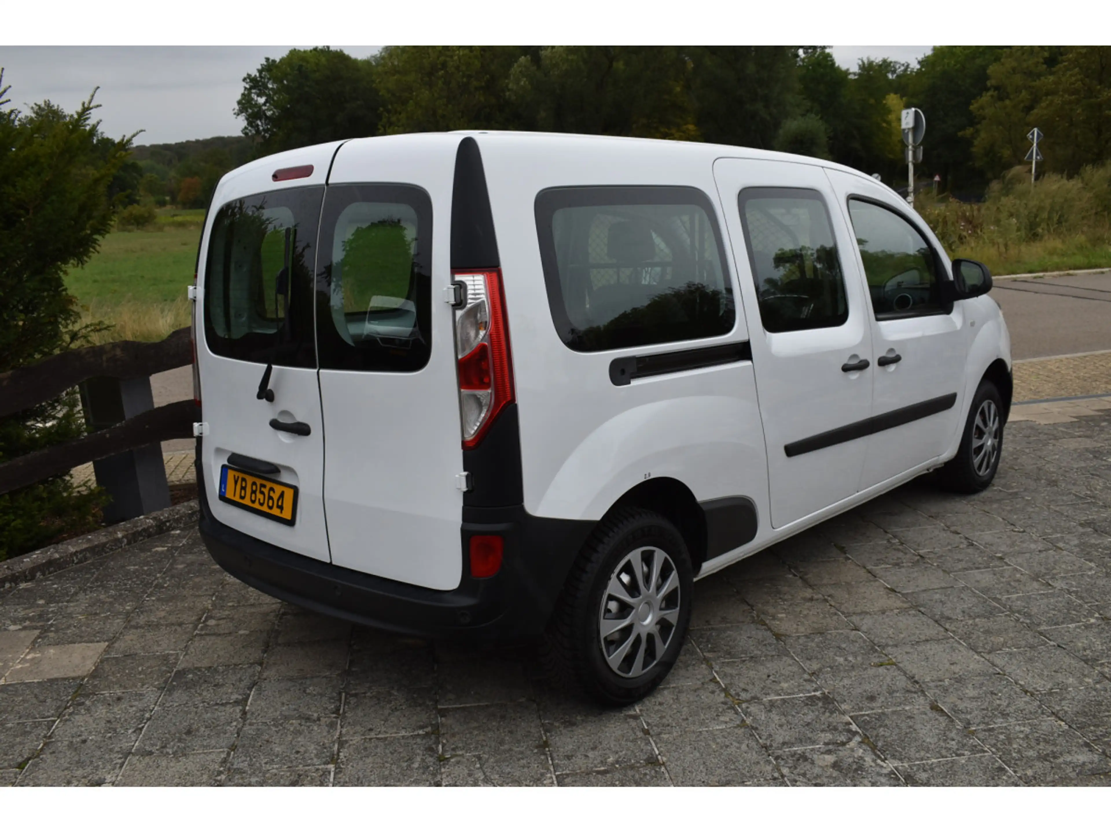 Renault Kangoo 1,5 DCi Maxi 50000km TVA comprise — photo 4