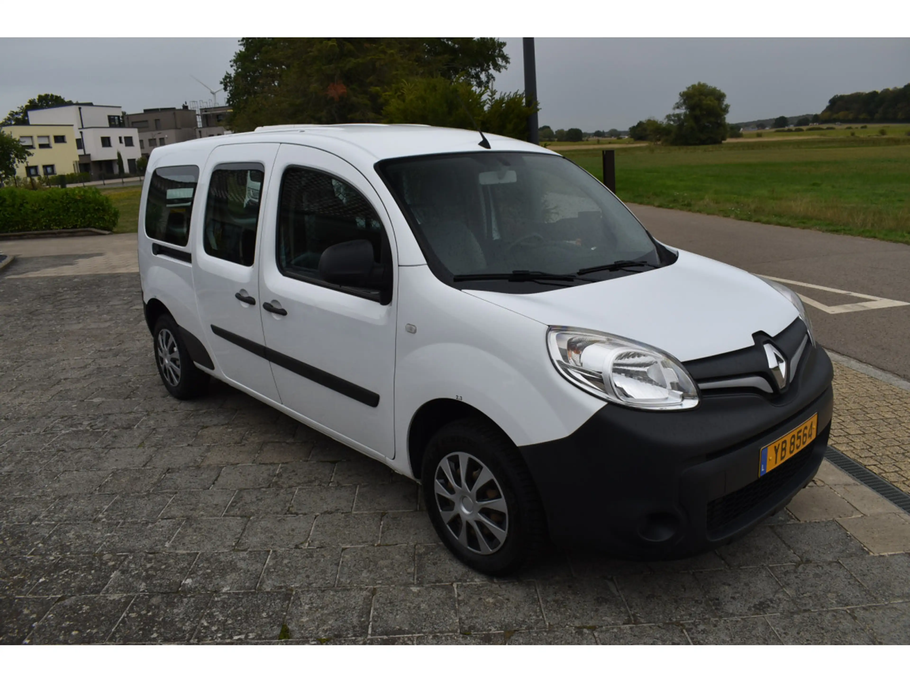 Renault Kangoo 1,5 DCi Maxi 50000km TVA comprise — photo 3