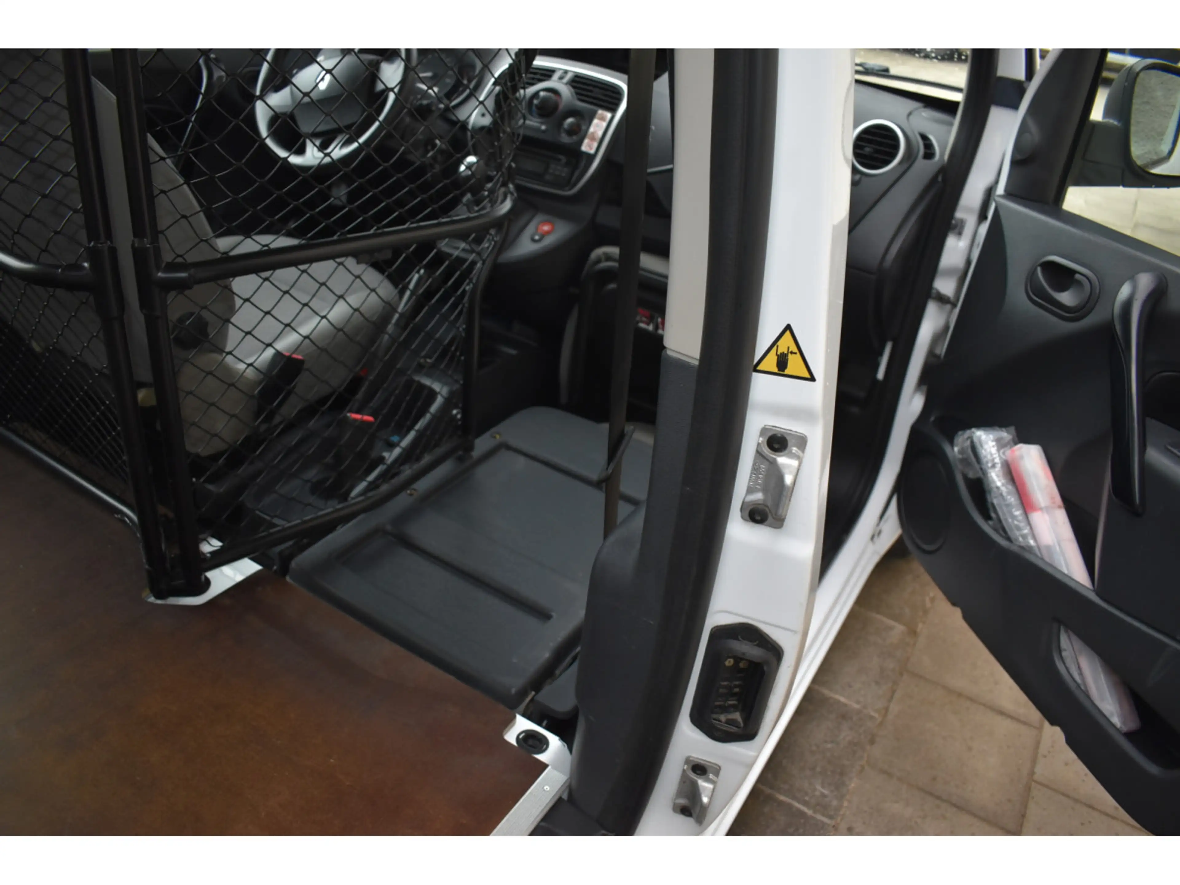 Renault Kangoo 1,5 DCi Maxi 50000km TVA comprise — photo 11
