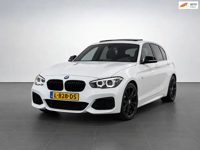 BMW 135 1-serie BMW M135i AUTOMAAT | M-SPORT | SCHUIF-/KAN