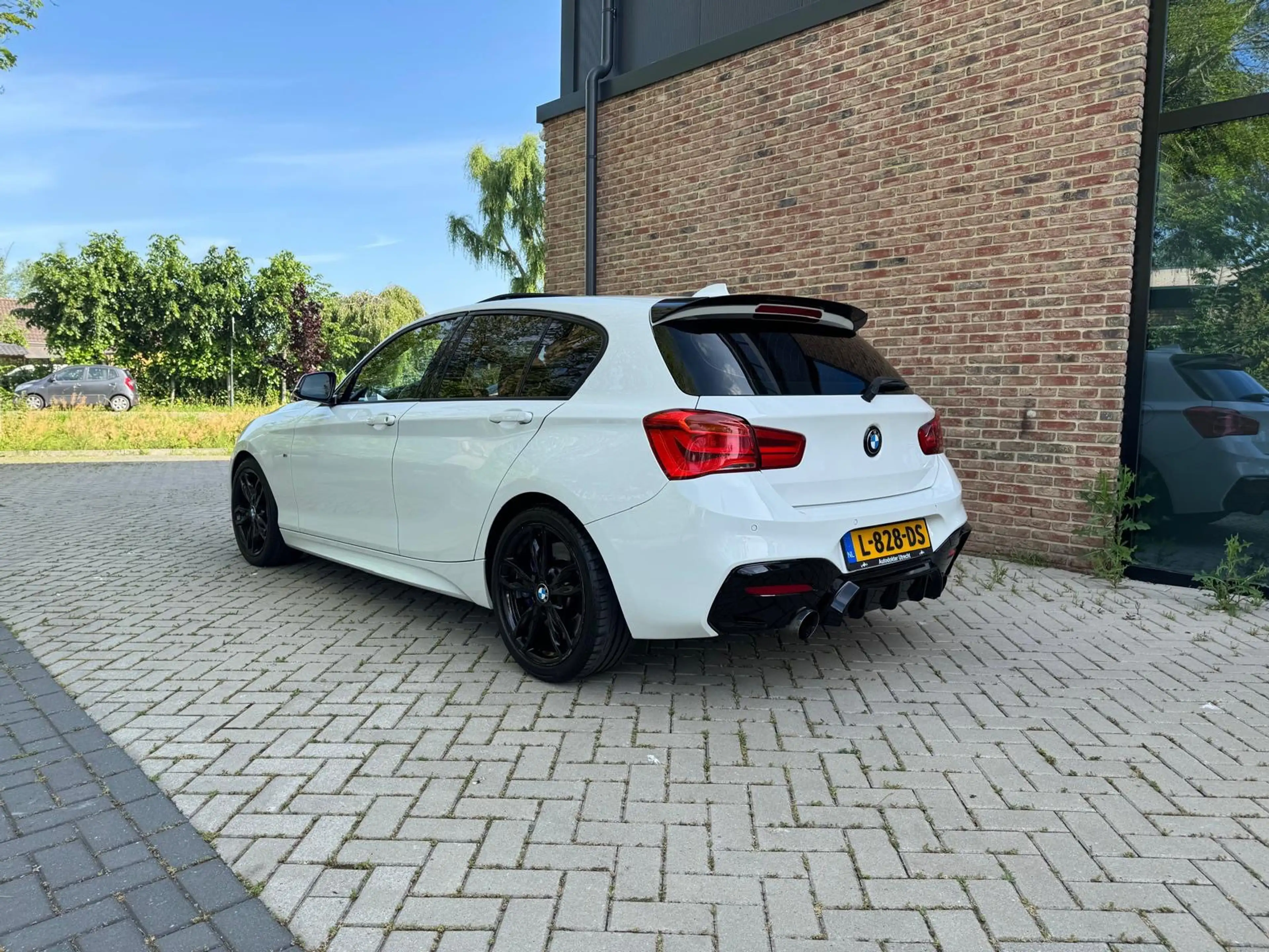 BMW 135 1-serie BMW M135i AUTOMAAT | M-SPORT | SCHUIF-/KAN — photo 3