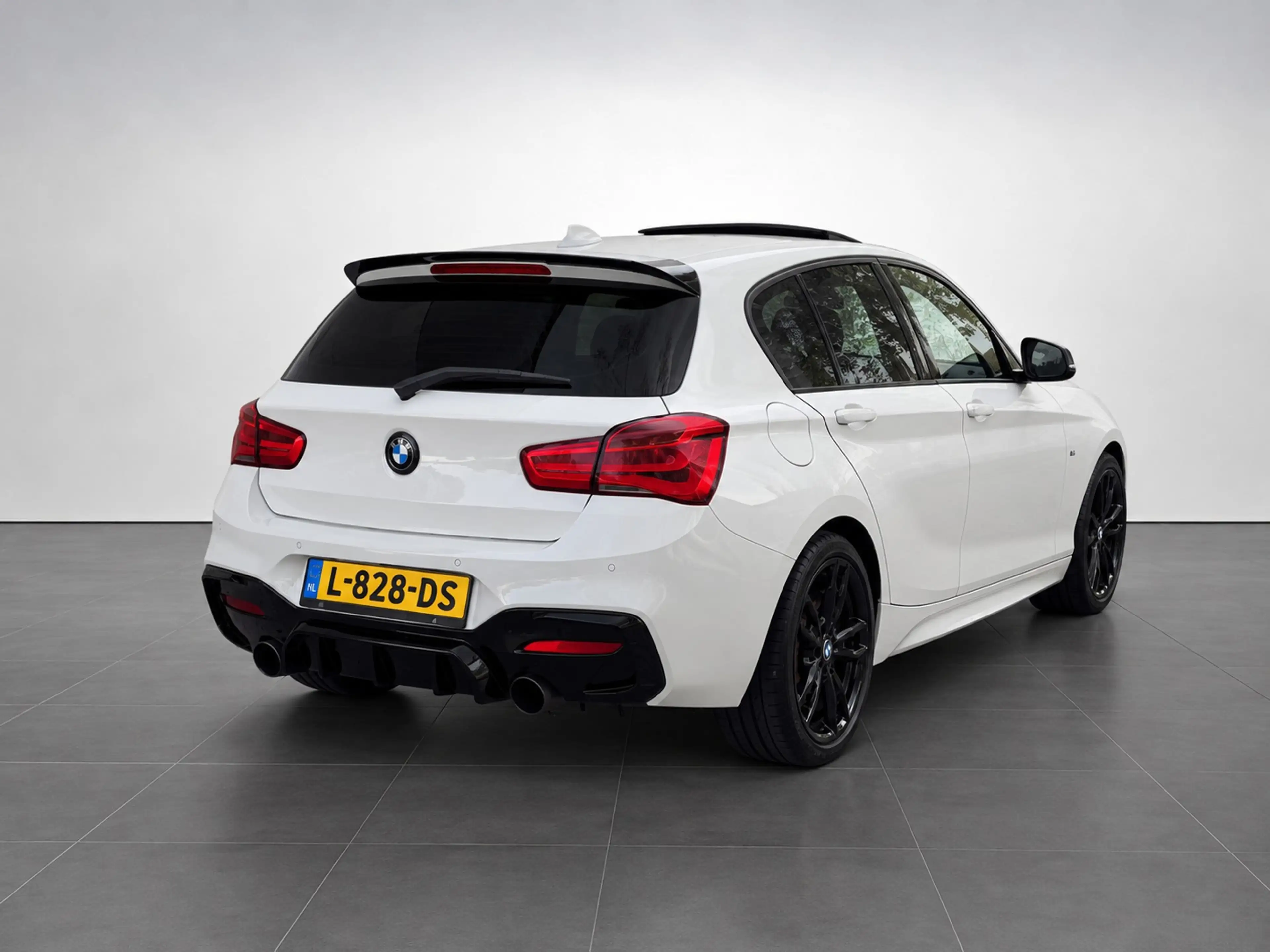 BMW 135 1-serie BMW M135i AUTOMAAT | M-SPORT | SCHUIF-/KAN — photo 9