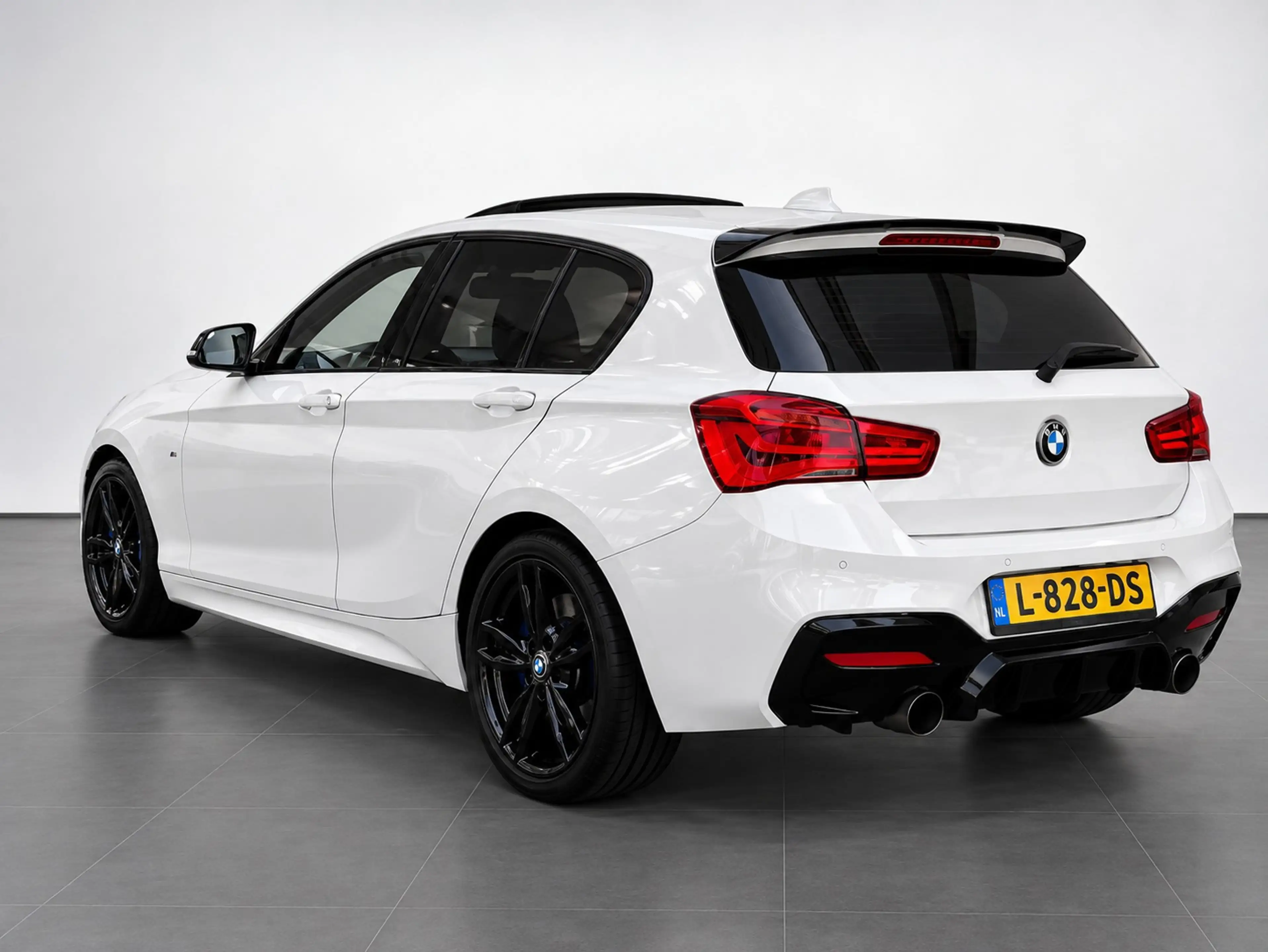 BMW 135 1-serie BMW M135i AUTOMAAT | M-SPORT | SCHUIF-/KAN — photo 8