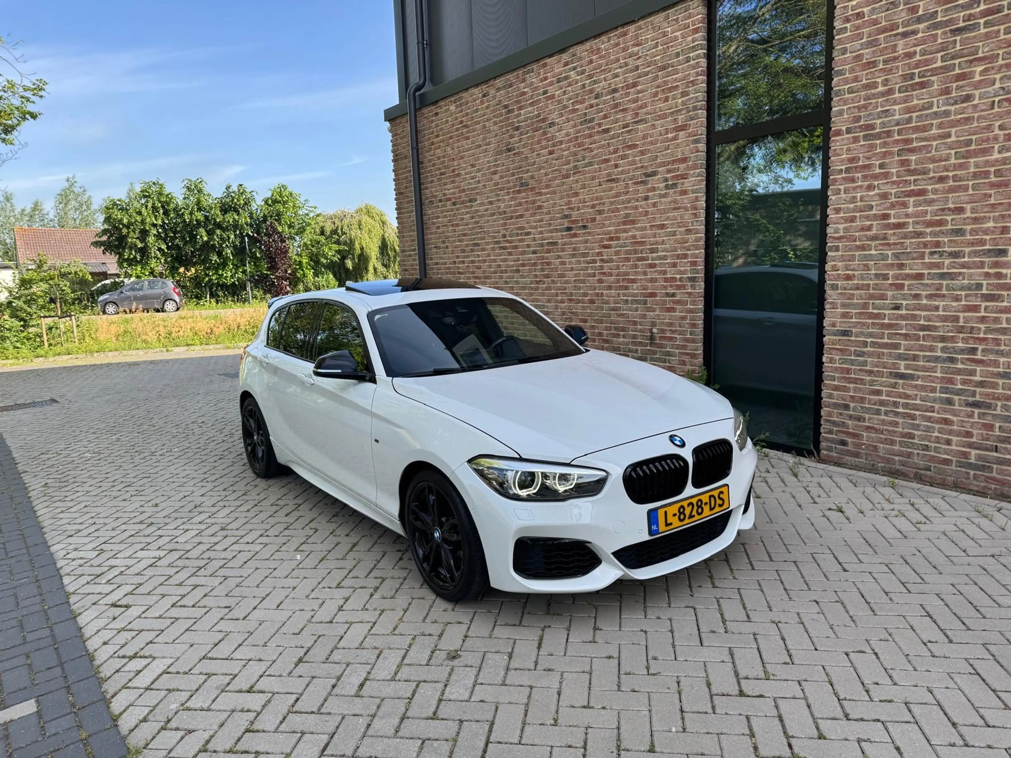 BMW 135 1-serie BMW M135i AUTOMAAT | M-SPORT | SCHUIF-/KAN — photo 6