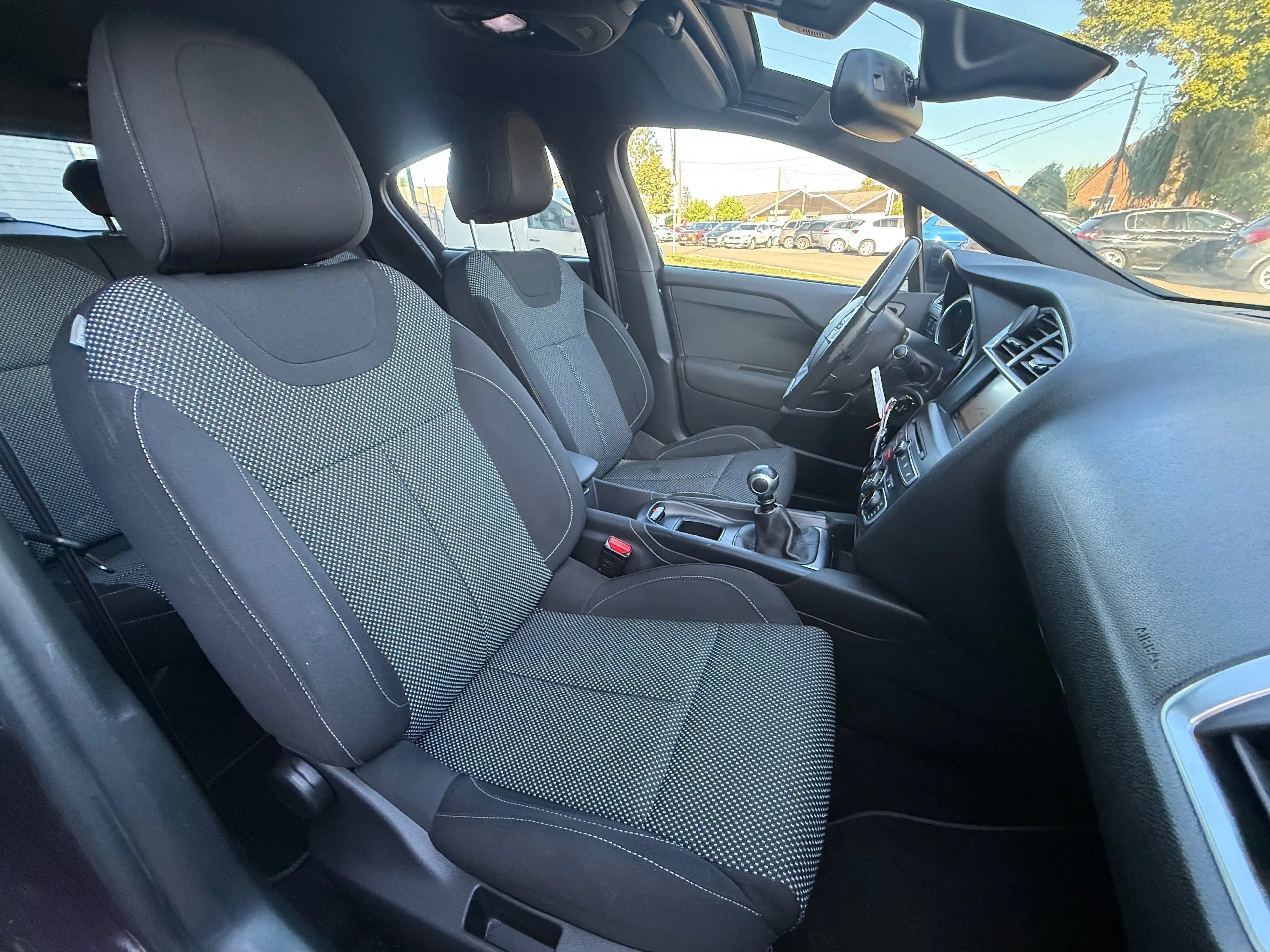 Citroen DS4 DS4 1.2T CAMERA,RADARS,CRUISE,GPS,CLIM… — photo 7