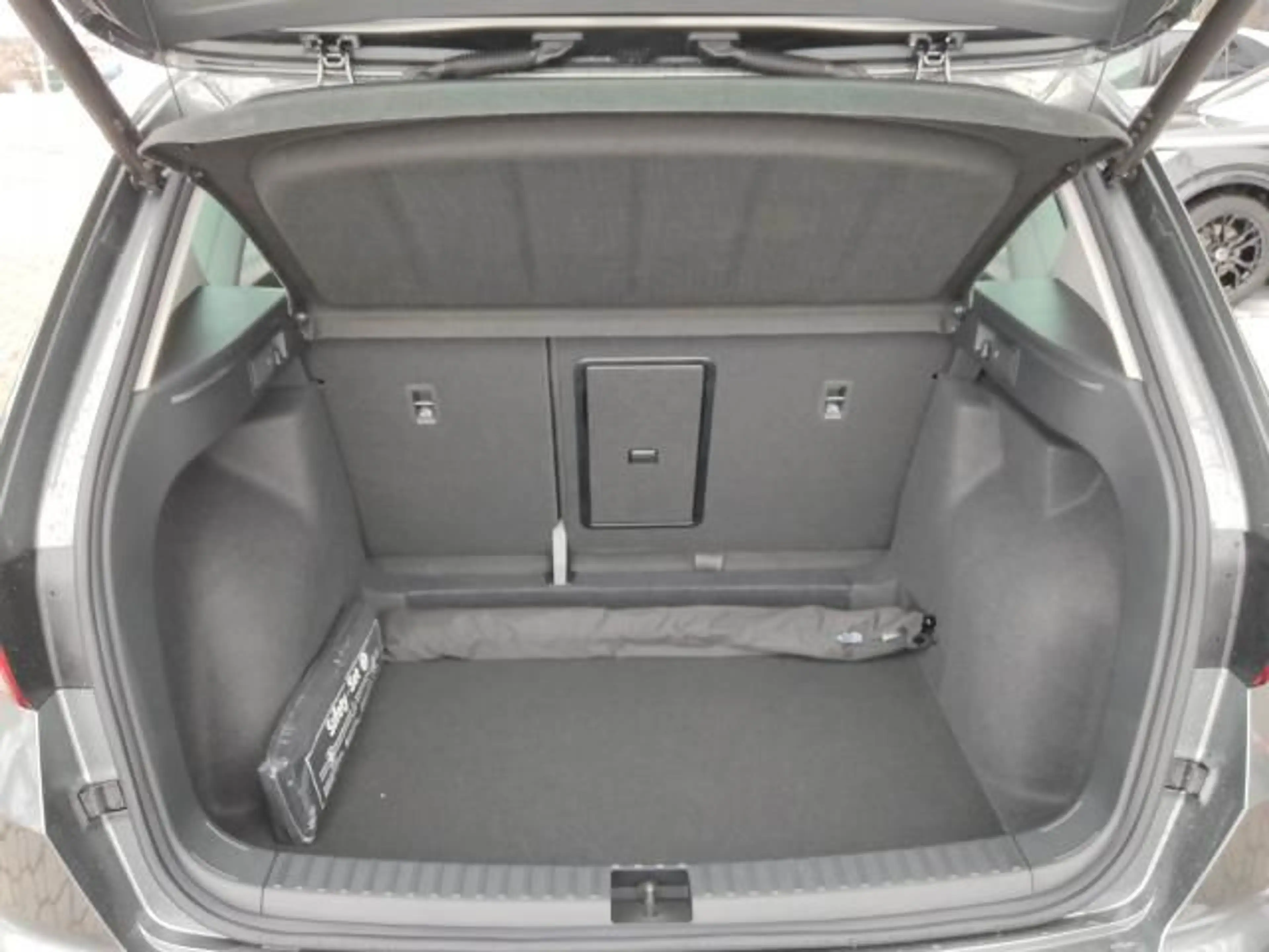 SEAT Ateca ATECA ROAD EDITION 1.5 TSI DSG NAVI PARKLENKASS. — photo 3