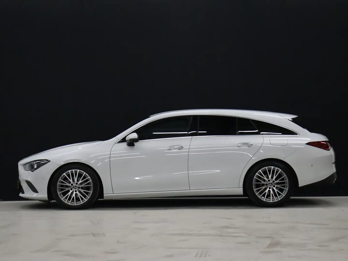 Mercedes-Benz CLA 180 Shooting Brake Luxury Line [SFEERVERLICHTING, CAME Bianco - 2