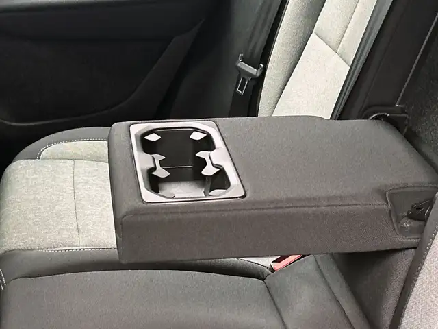 Volvo XC40 view 26