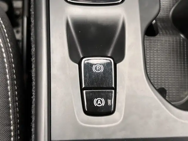 Volvo XC40 view 27