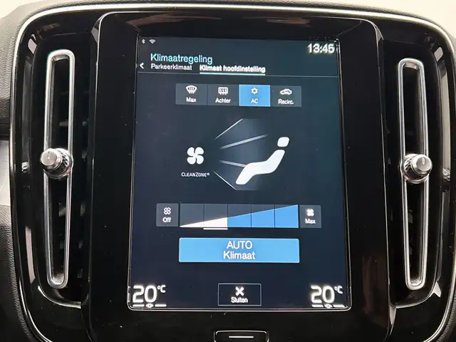 Volvo XC40 view 19