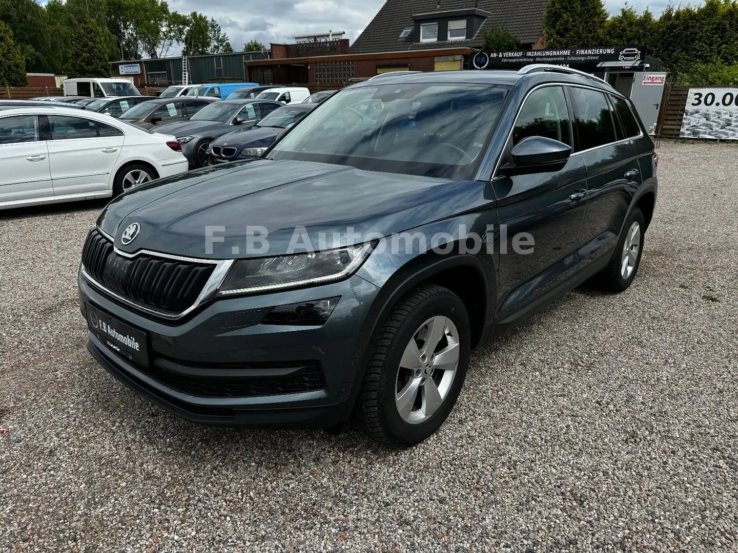 Skoda Kodiaq Style 4x4/SHZ/RFK/TOP GEPFLEGT Grau - 2