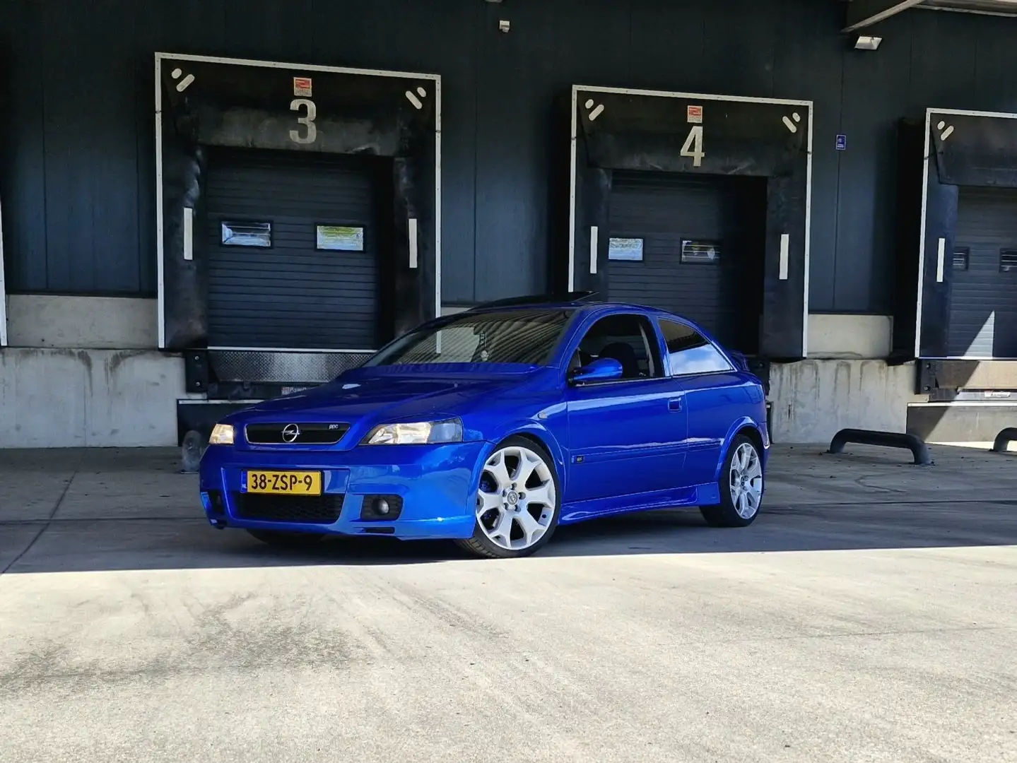 Opel Astra 2.0-16V Blauw - 1