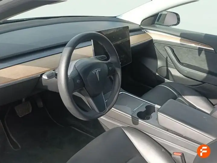 Tesla Model 3 2023, foto 31