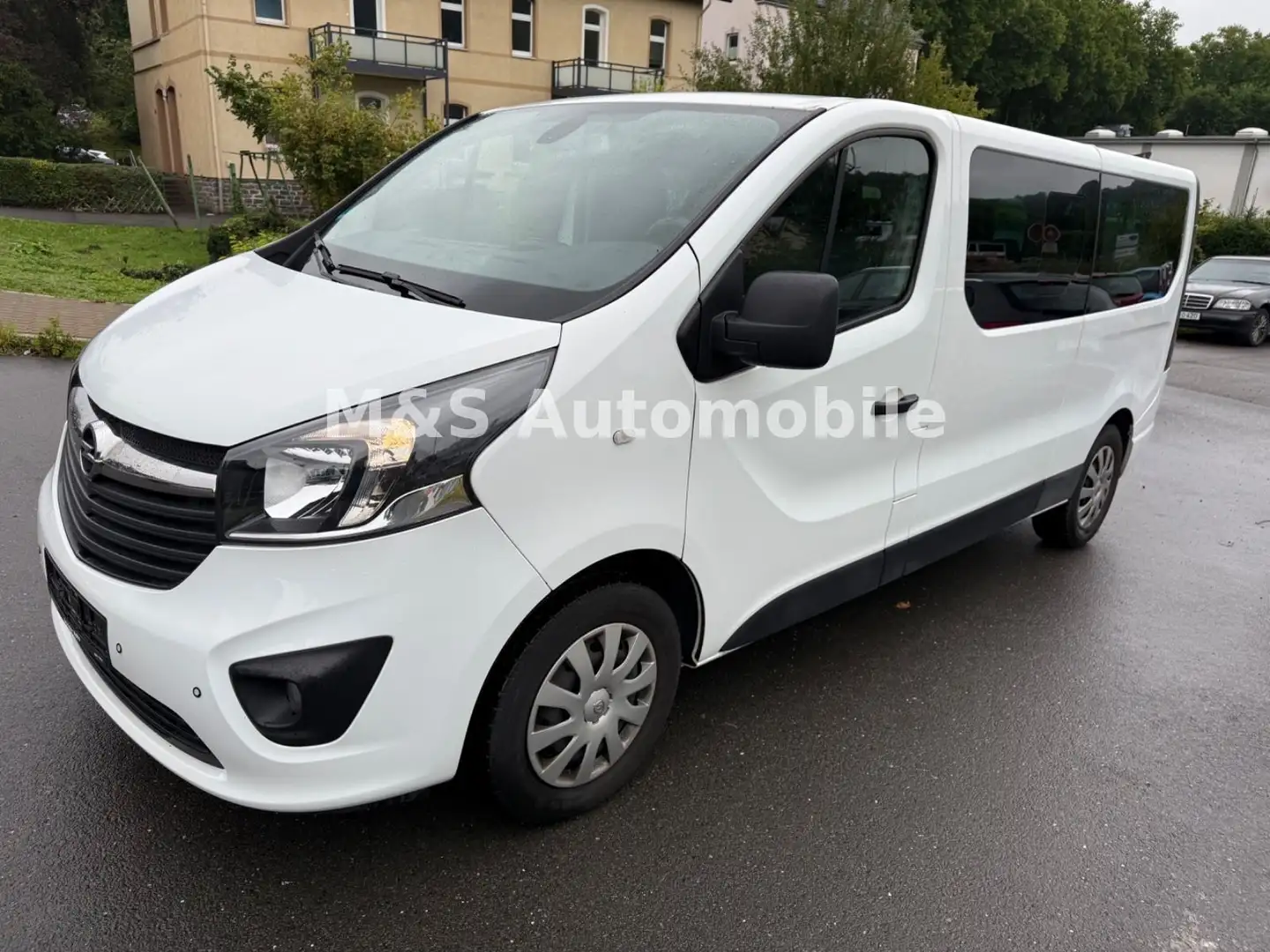 Opel Vivaro L2H1 2,9t Klima,Navi,R.Kam,,9 Sitze.1.Ha Weiß - 1