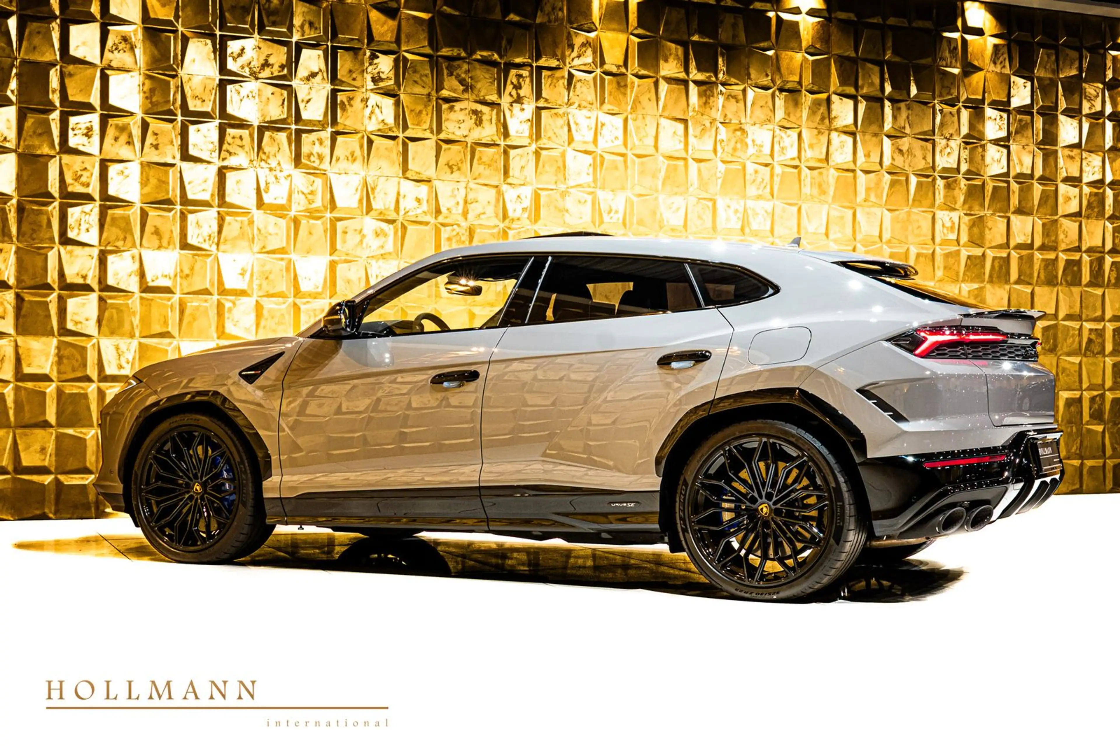Lamborghini Urus SE + B&O + ANIMA + TV + Panoramic — photo 4