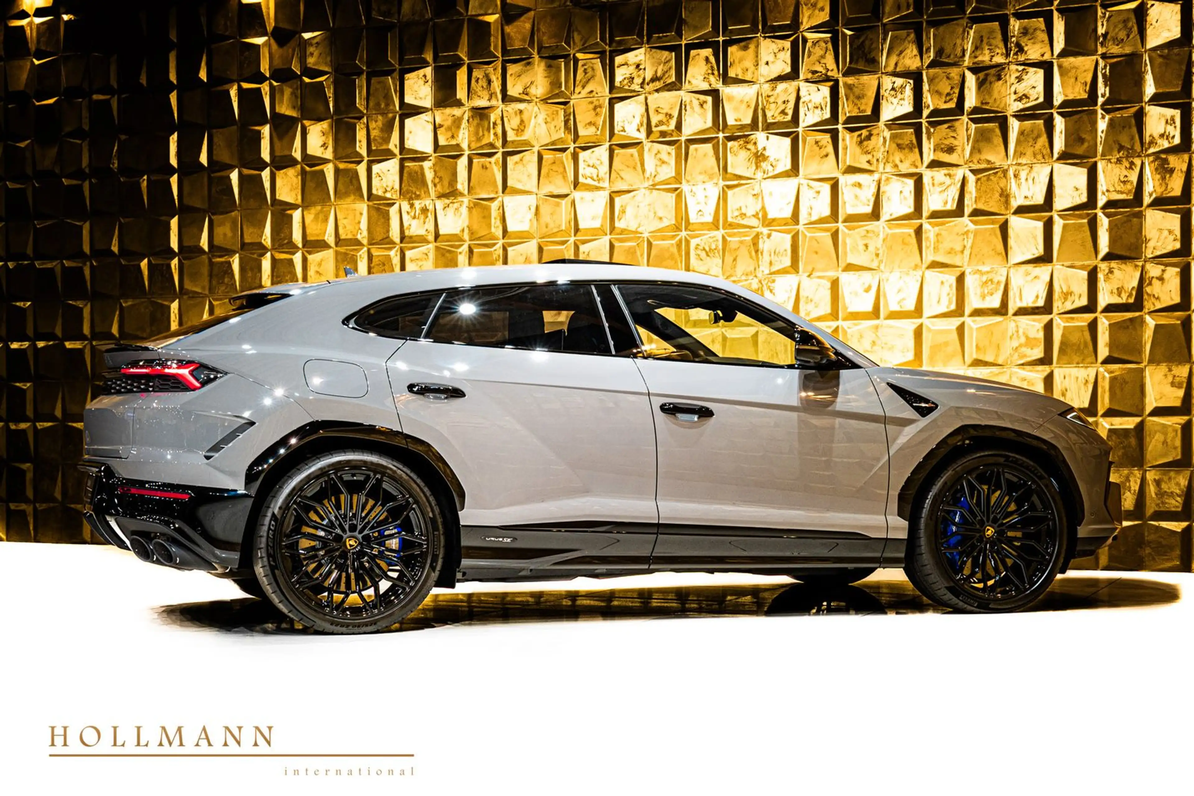 Lamborghini Urus SE + B&O + ANIMA + TV + Panoramic — photo 6