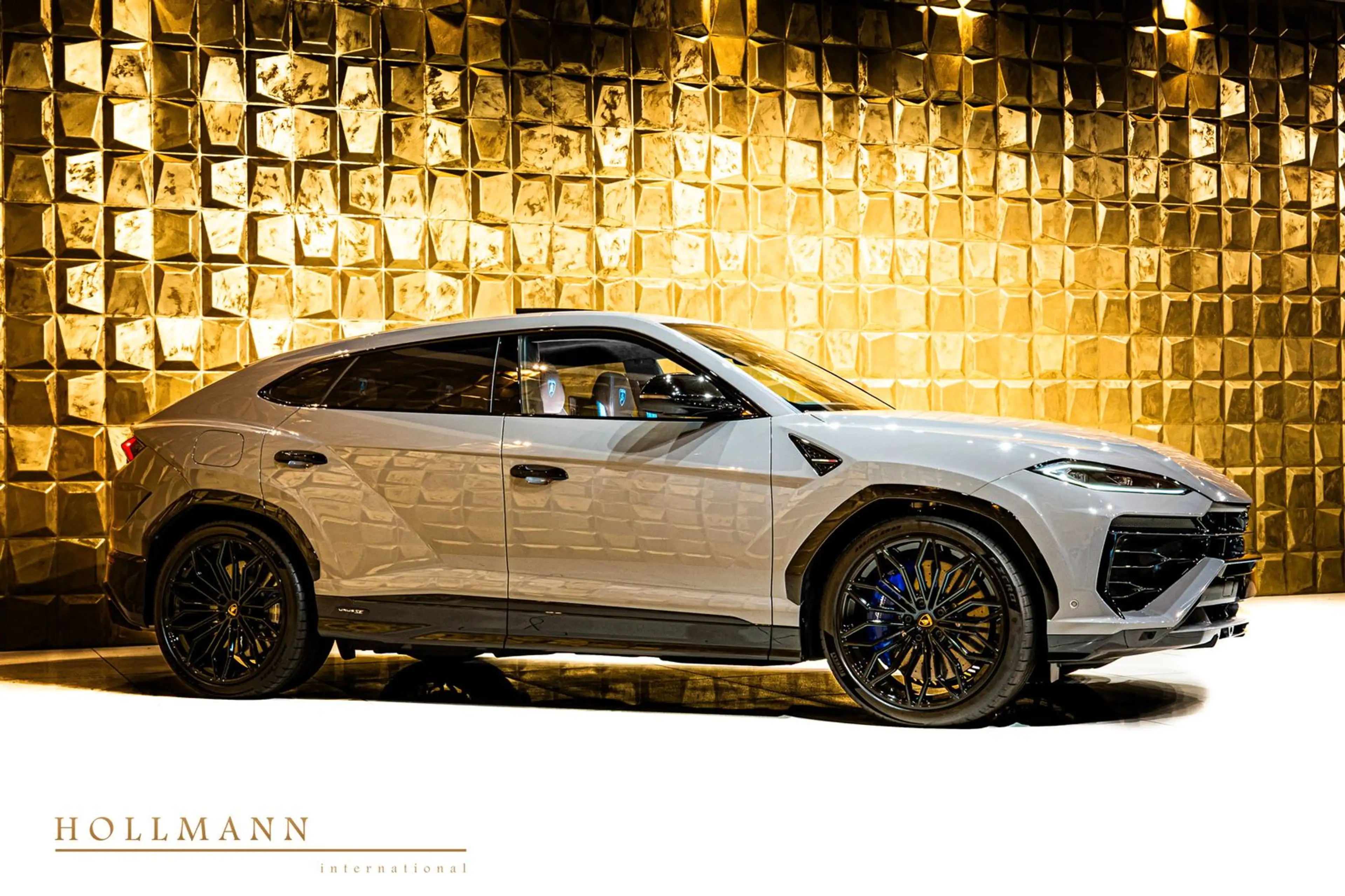 Lamborghini Urus SE + B&O + ANIMA + TV + Panoramic — photo 10