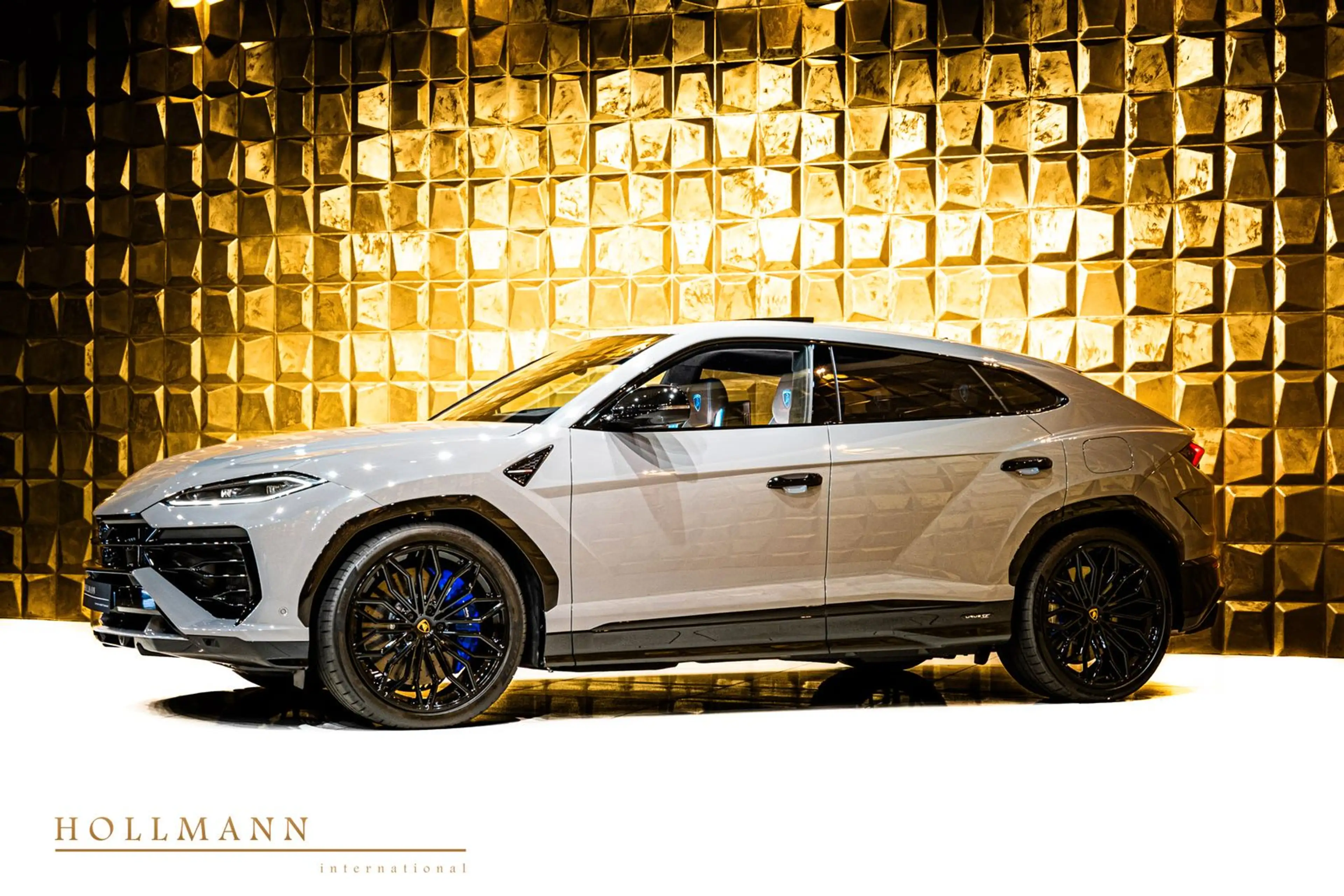 Lamborghini Urus SE + B&O + ANIMA + TV + Panoramic — photo 3