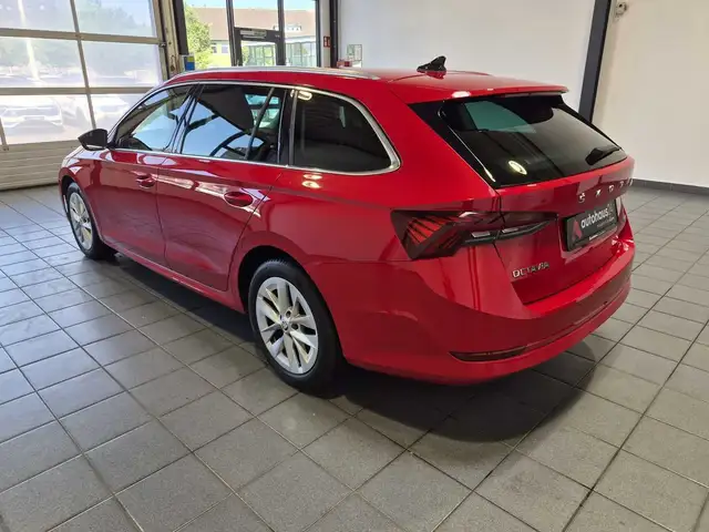 Skoda Octavia view 4