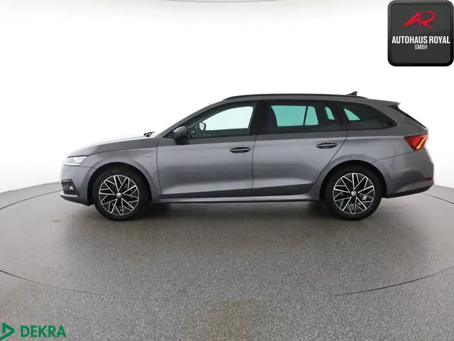 Skoda Octavia view 2