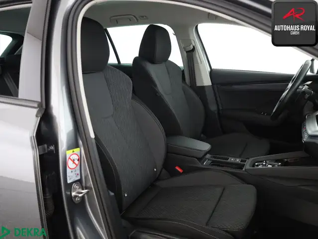 Skoda Octavia view 12