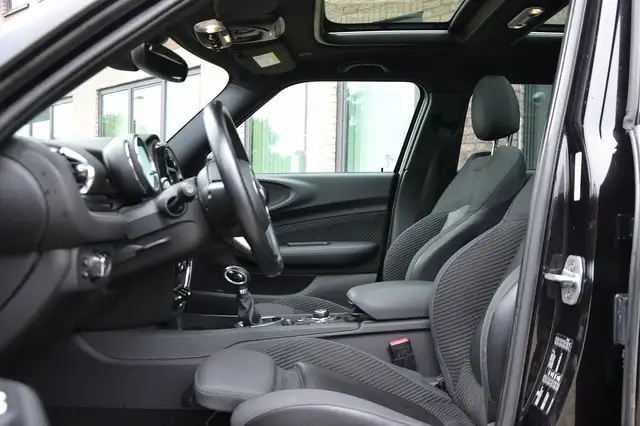 Mini Clubman view 6