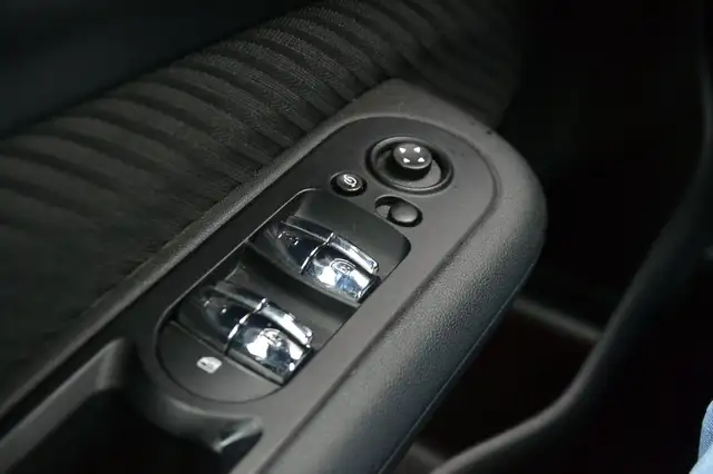 Mini Clubman view 13