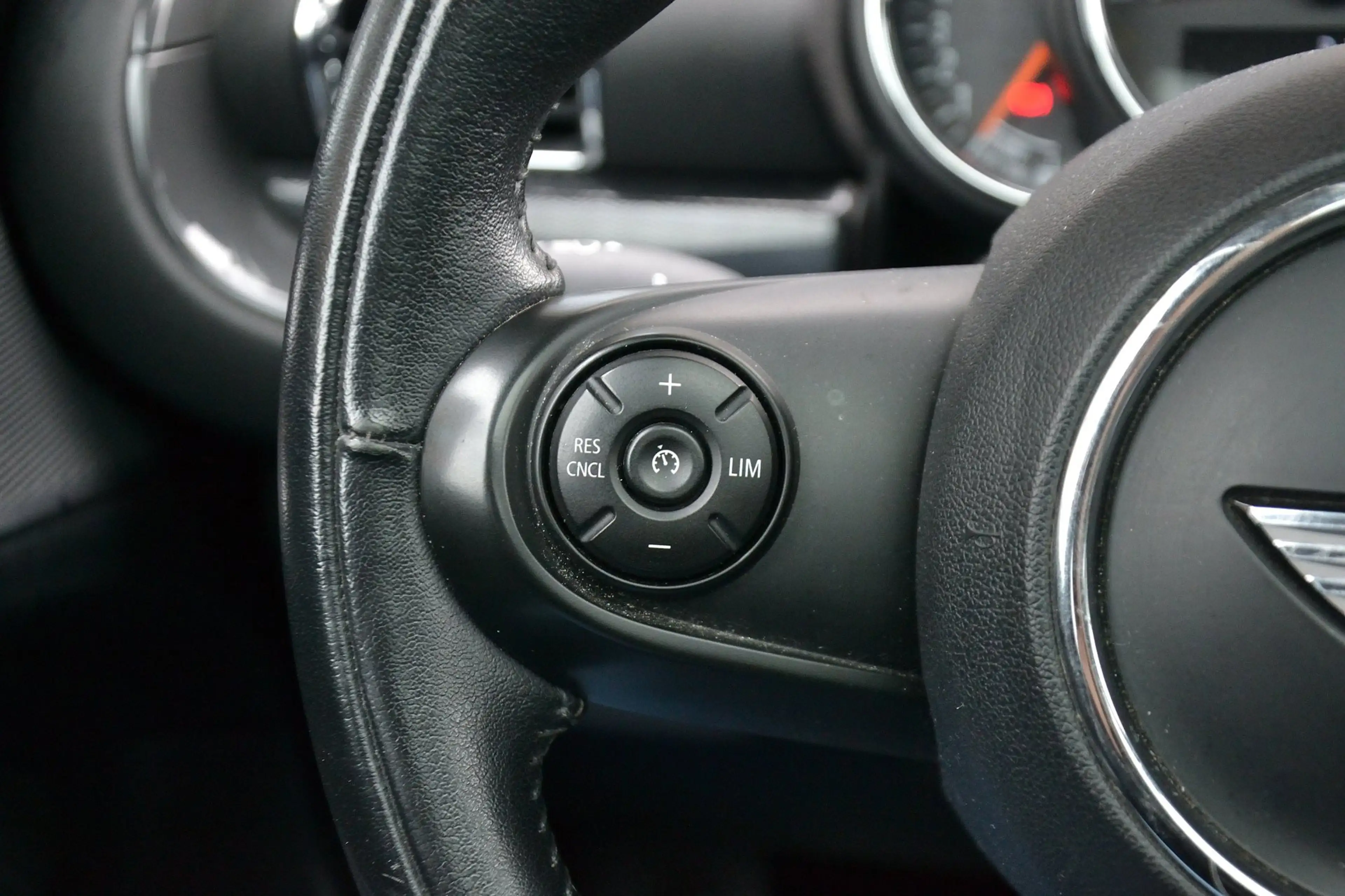 MINI Cooper Clubman 1.5 136PK Chili Serious Business | Panoramadak | A — photo 10