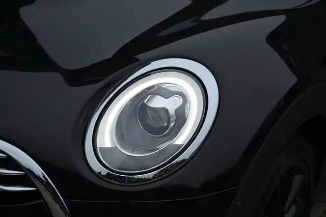 Mini Clubman view 19