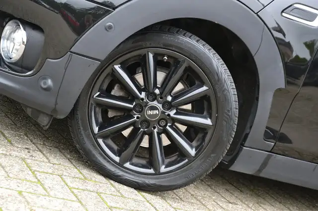 Mini Clubman view 20