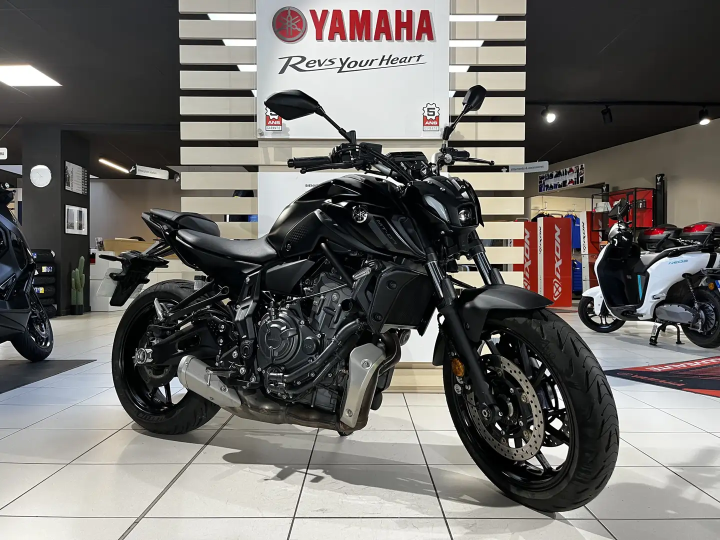 Yamaha MT-07 Noir - 1