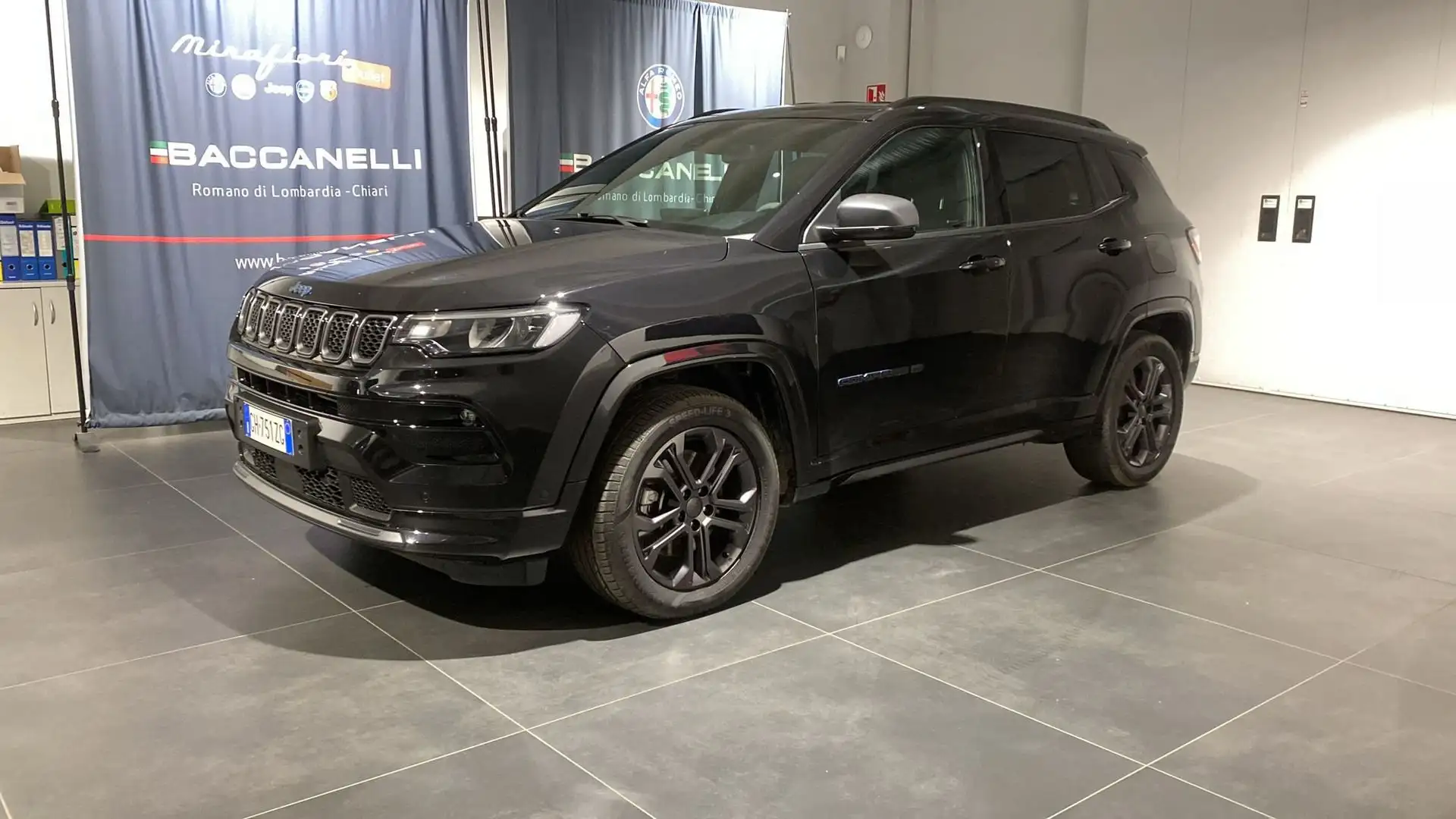 Jeep Compass 1.3 T4 190CV PHEV AT6 4xe 80° Anniversario Czarny - 1