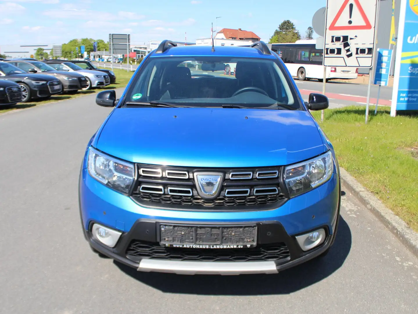 Dacia Sandero Stepway Celebration*NAVI*Kamera*Sitzhzg*Klimaaut.* Blau - 2