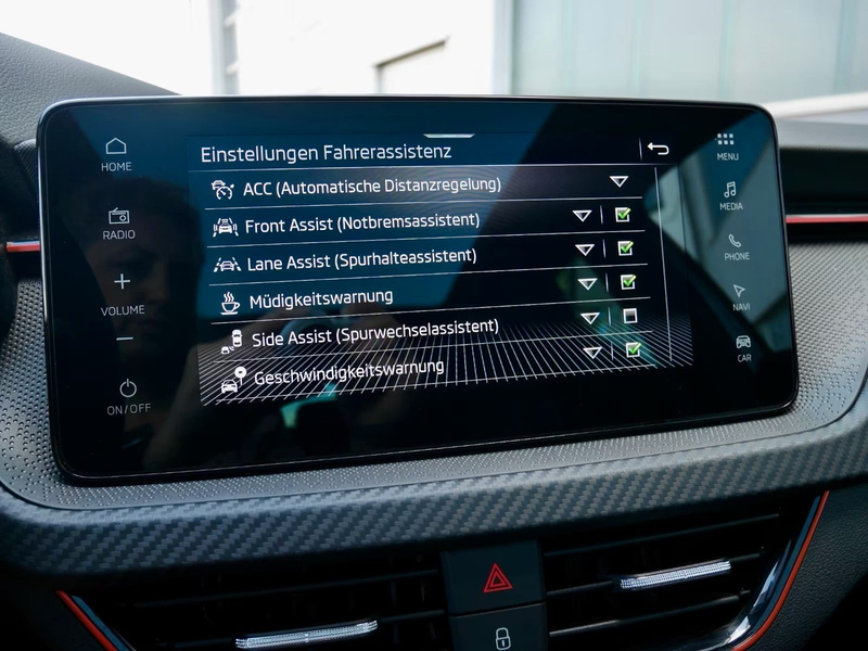 Skoda Scala 1.5 TSI DSG Monte Carlo+Matrix+5J Garantie — photo 38