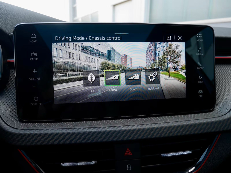 Skoda Scala 1.5 TSI DSG Monte Carlo+Matrix+5J Garantie — photo 33