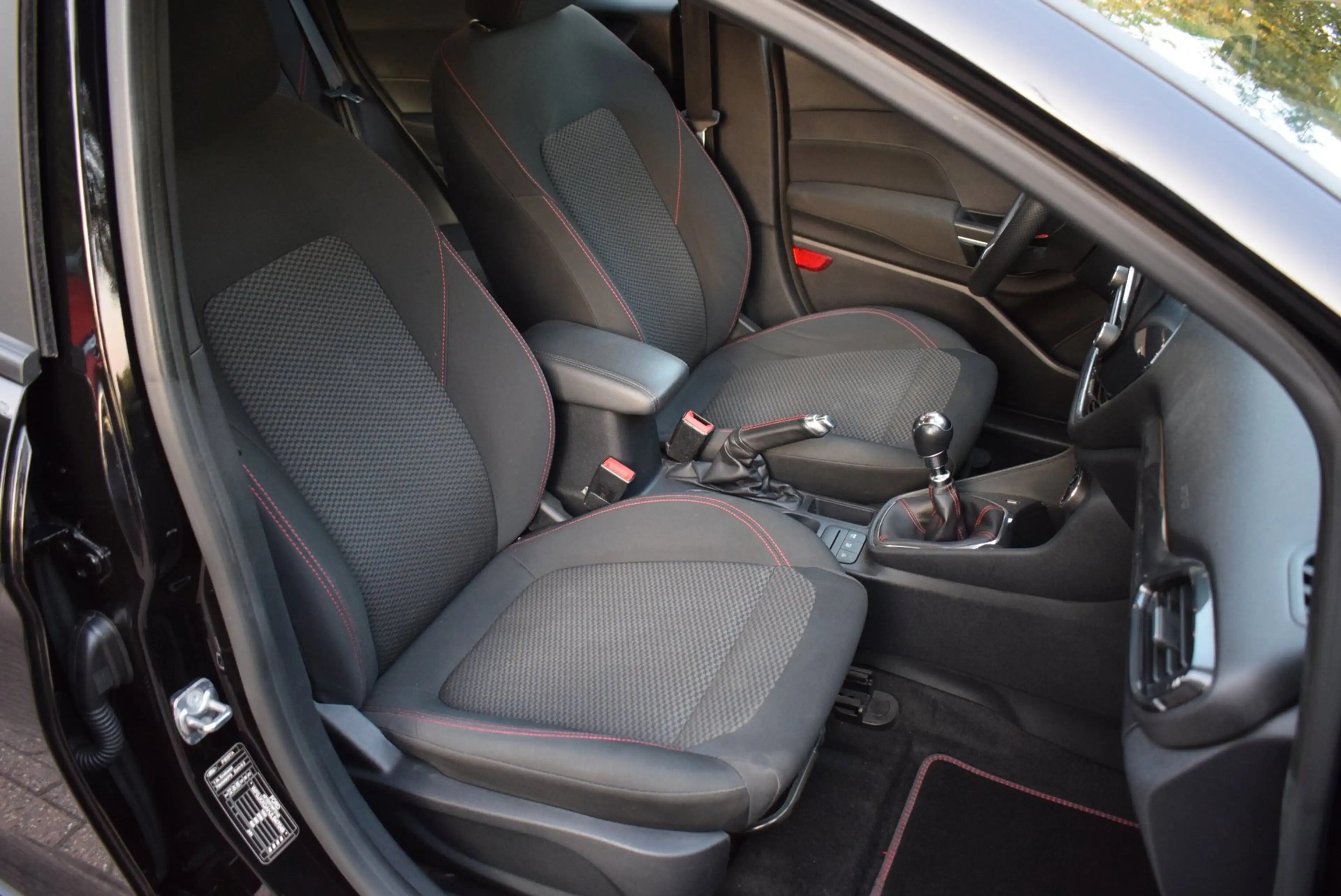 Ford Fiesta 1.0 EcoBoost Titanium ST-LINE AIRCO-ECC/NAVI/CRUIS — photo 9