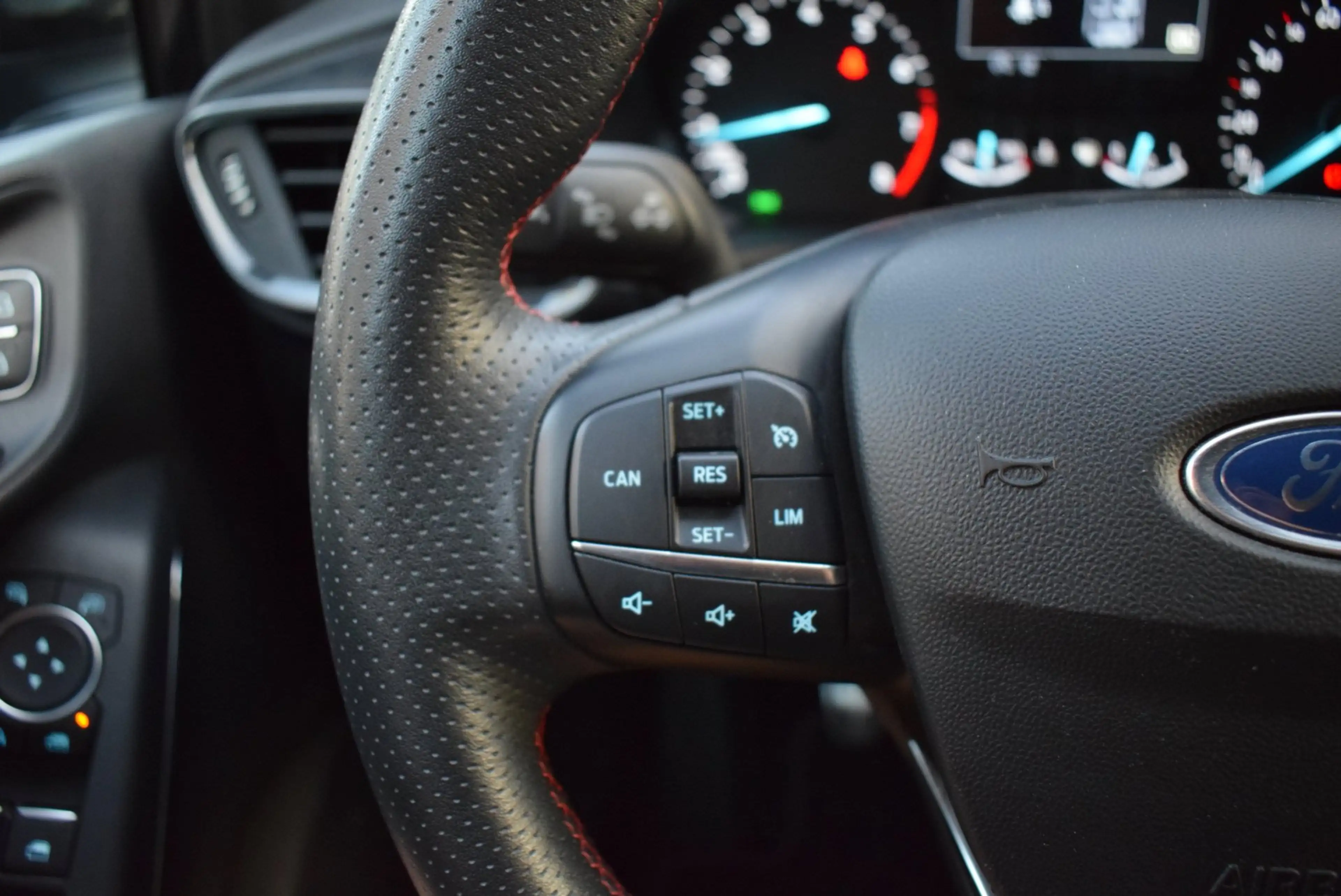 Ford Fiesta 1.0 EcoBoost Titanium ST-LINE AIRCO-ECC/NAVI/CRUIS — photo 19