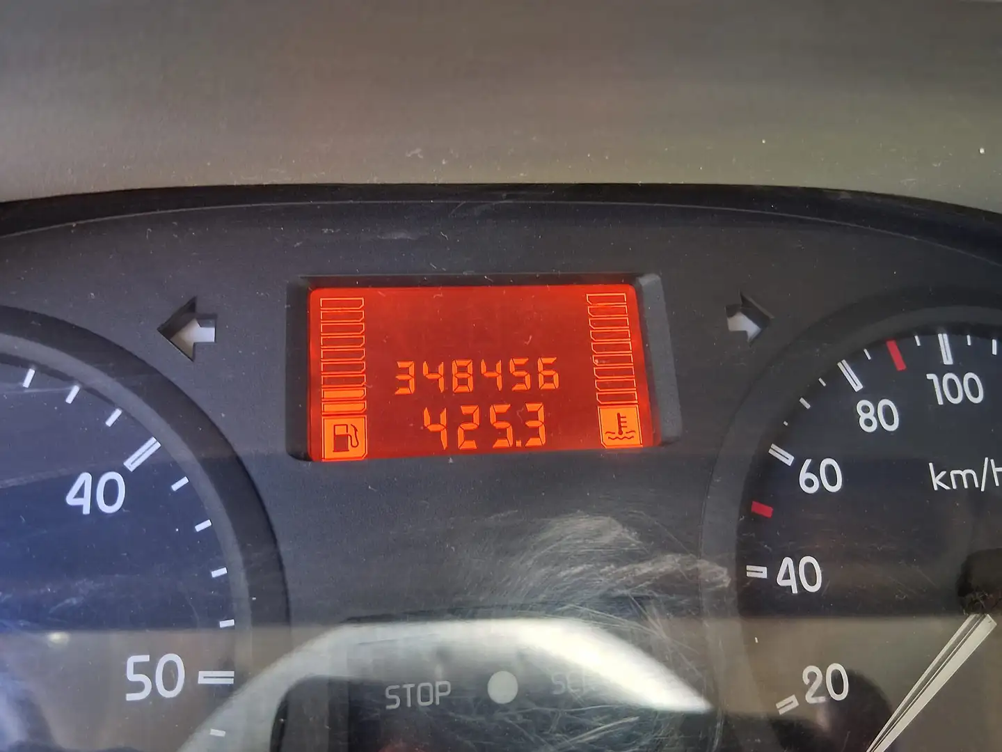 Renault Mascott Rojo - 2